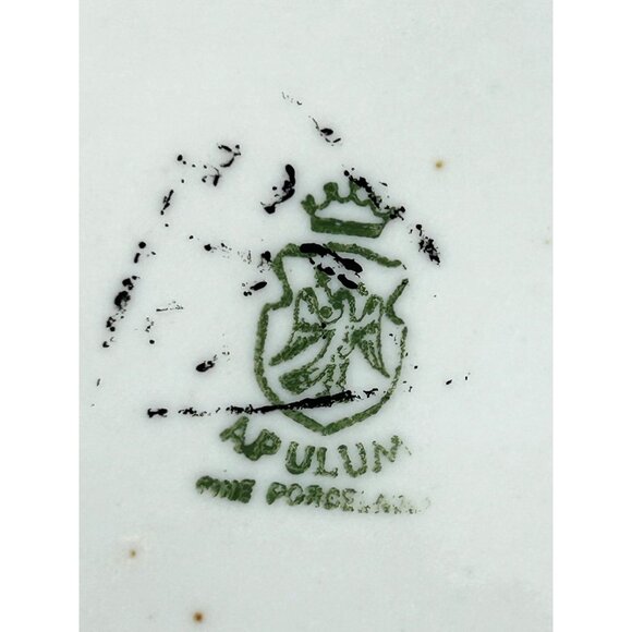 2 Vtg Plates Romantic Courting Couple APULUM Porcelain White Gold Trim Romania - Picture 7 of 16